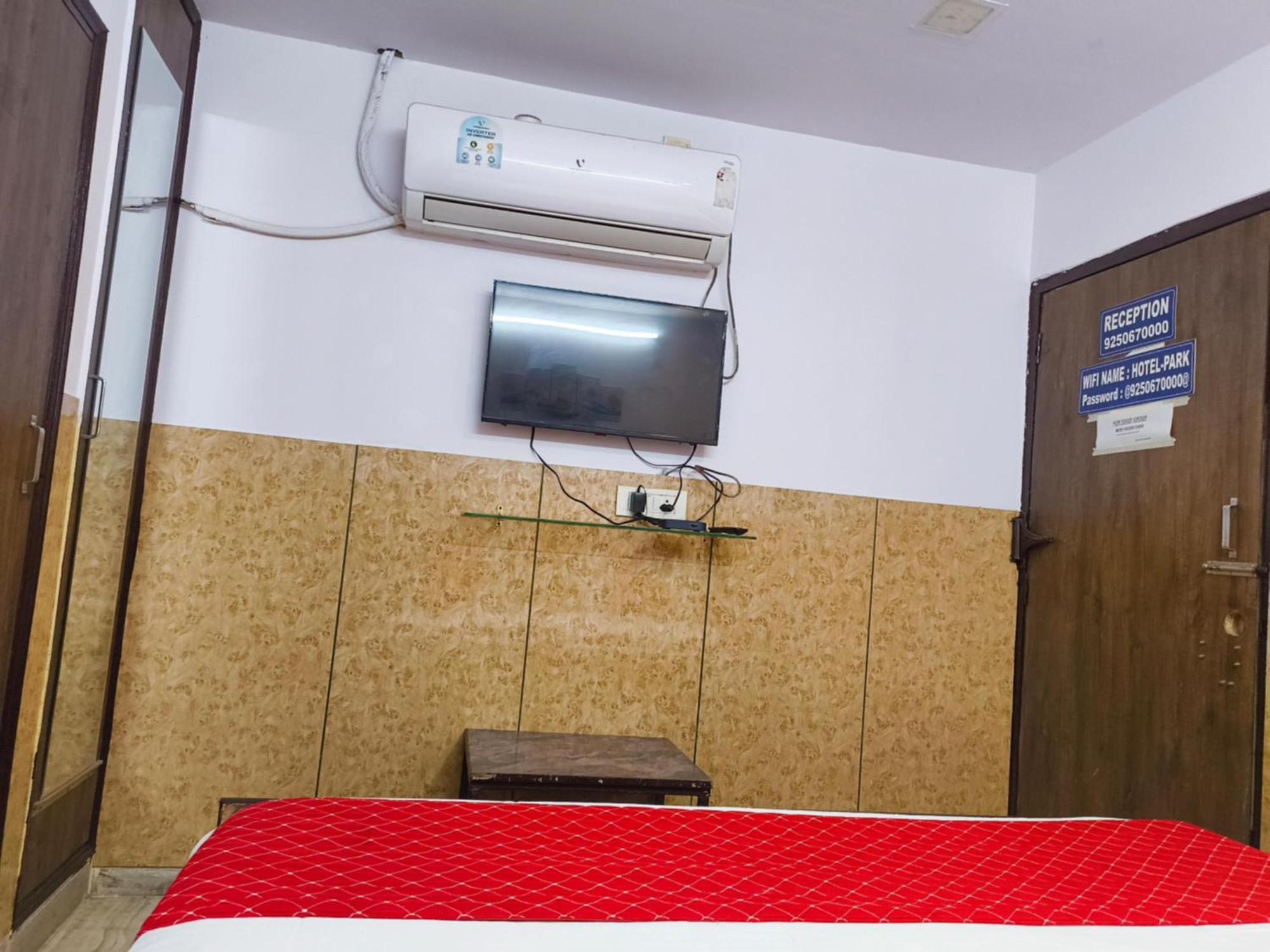 Hotel Metro Park New Delhi Exterior photo
